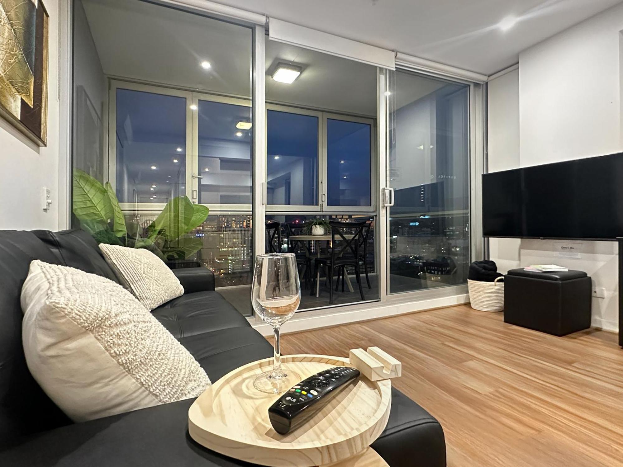 Penthouse View Apartment Luxury Cbd Penthouse Sleeps 6 Balcony Spa Access Аделаида Экстерьер фото